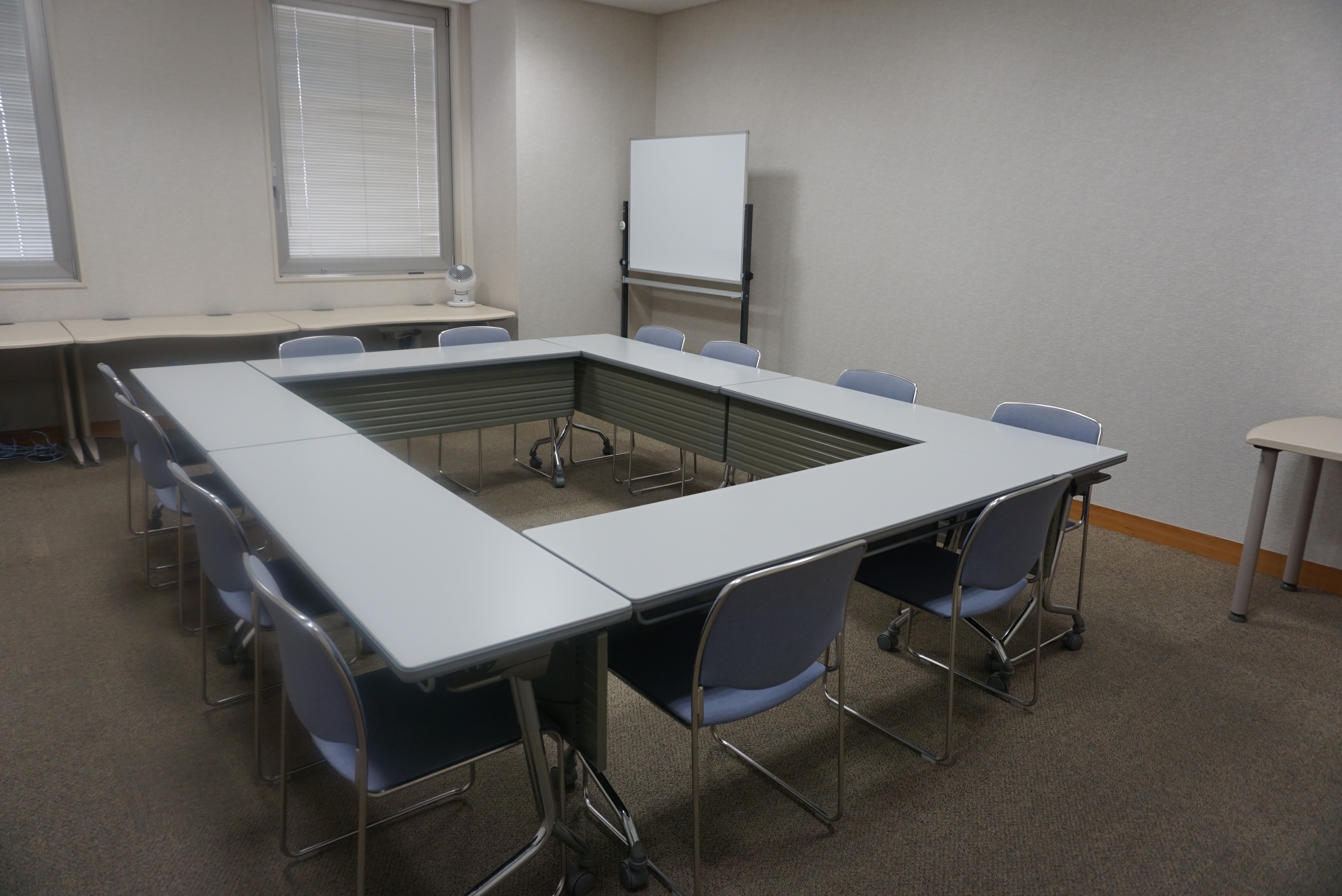 4階会議・研修室C